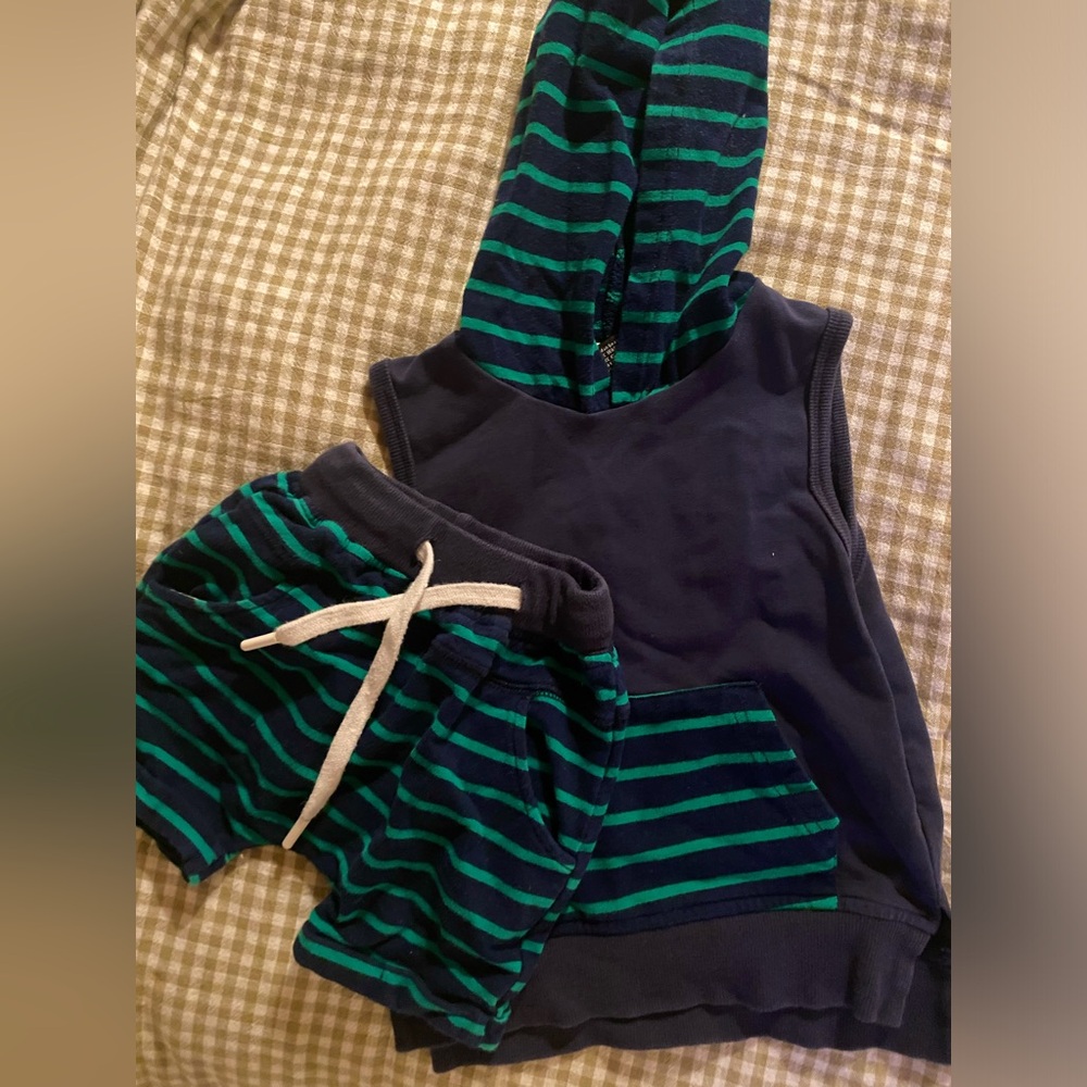 Little Bipsy boys set (top and shorts)
